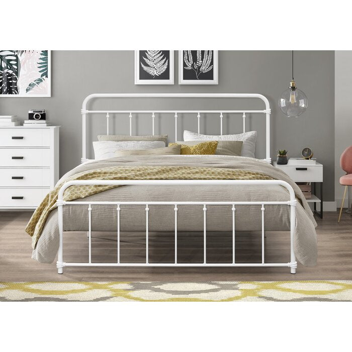 Full White Aldiana Metal Bed