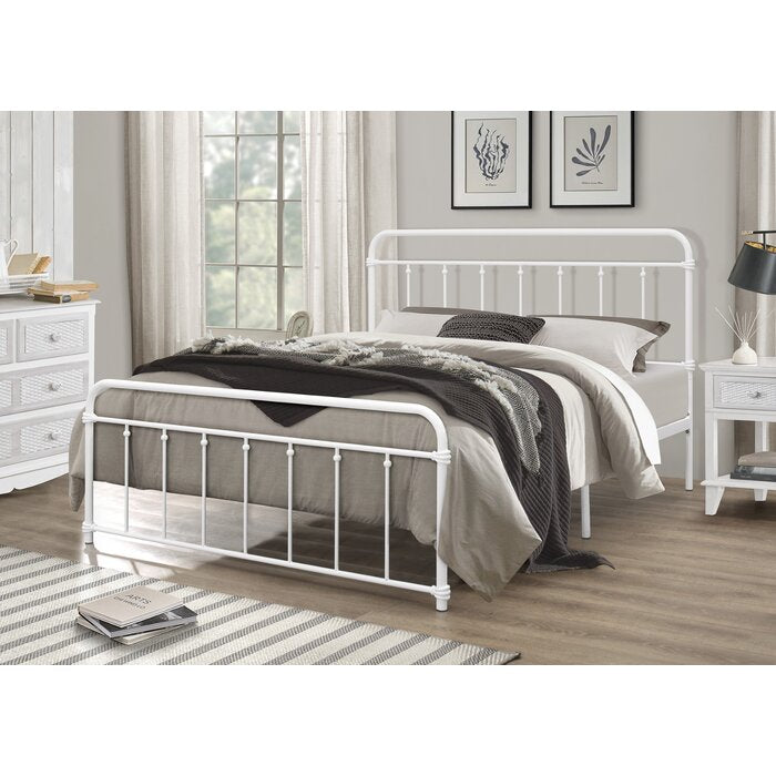 Full White Aldiana Metal Bed