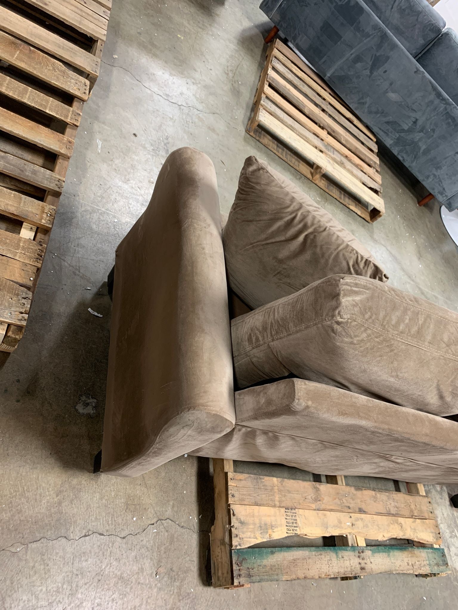 1000 Series Sienna Mocha Sofa KBO249