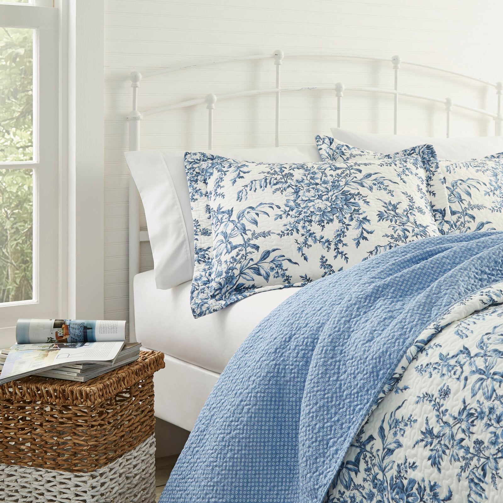 Bedford Reversible Quilt Set SC375
