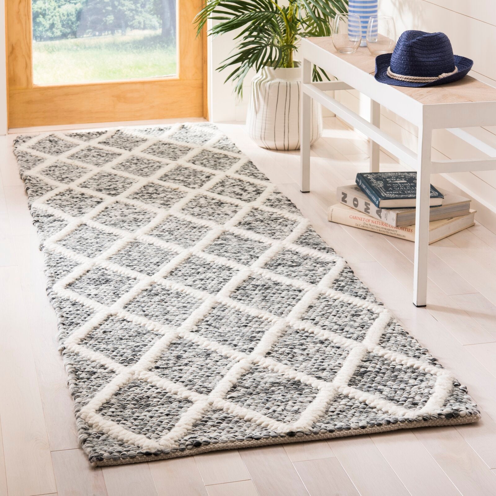 Beeson Geometric Handmade Flatweave Ivory/Black 2’3” x 8’ Runner Rug KRUG098