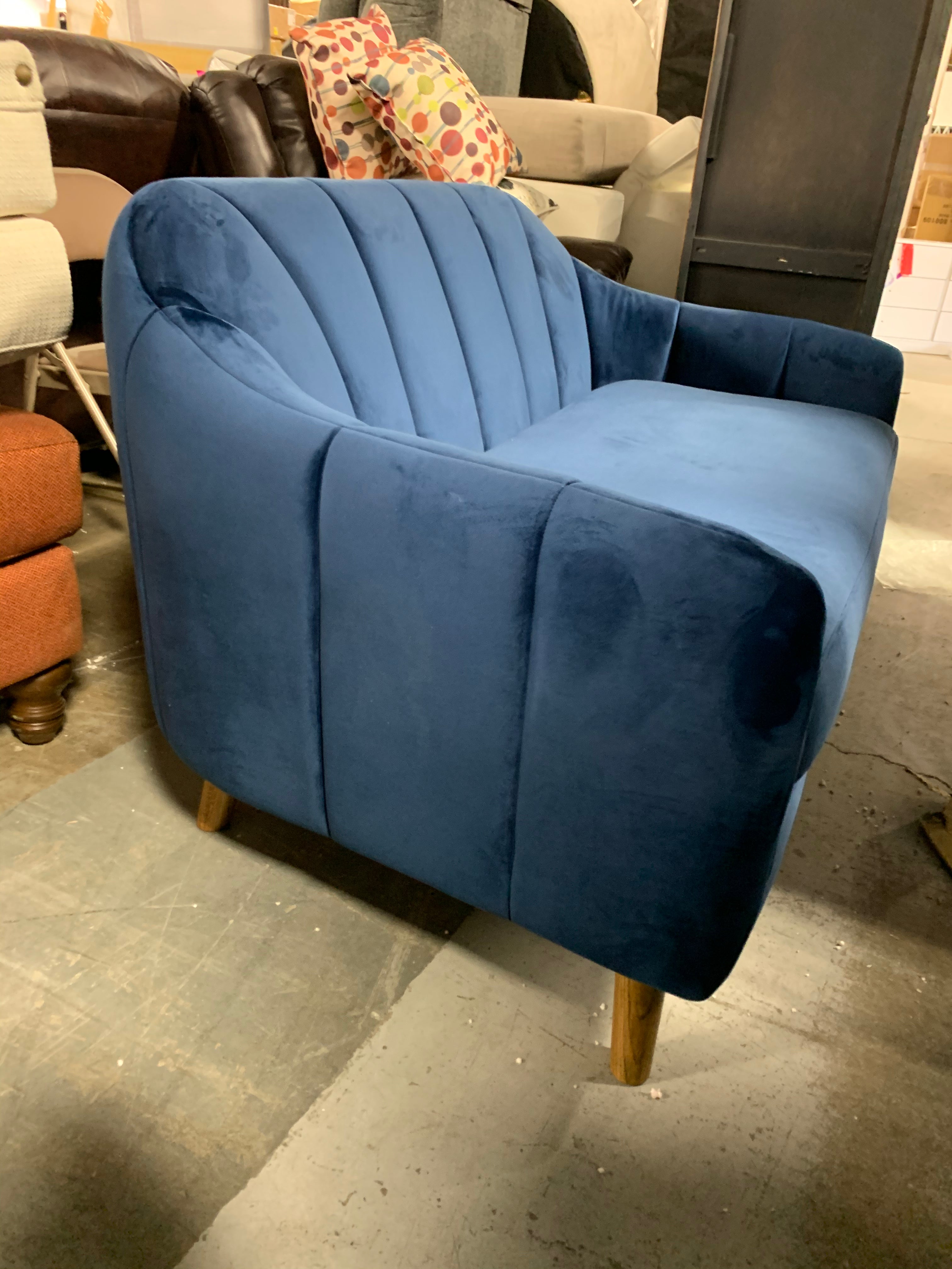 Boevange-sur-Attert 57.5" Wide Velvet Flared Arm Loveseat