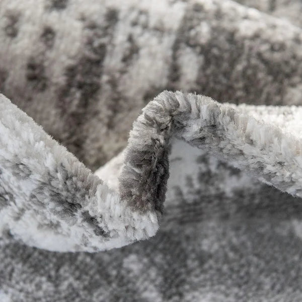 Brandt Oriental Area Rug in Gray round 7'