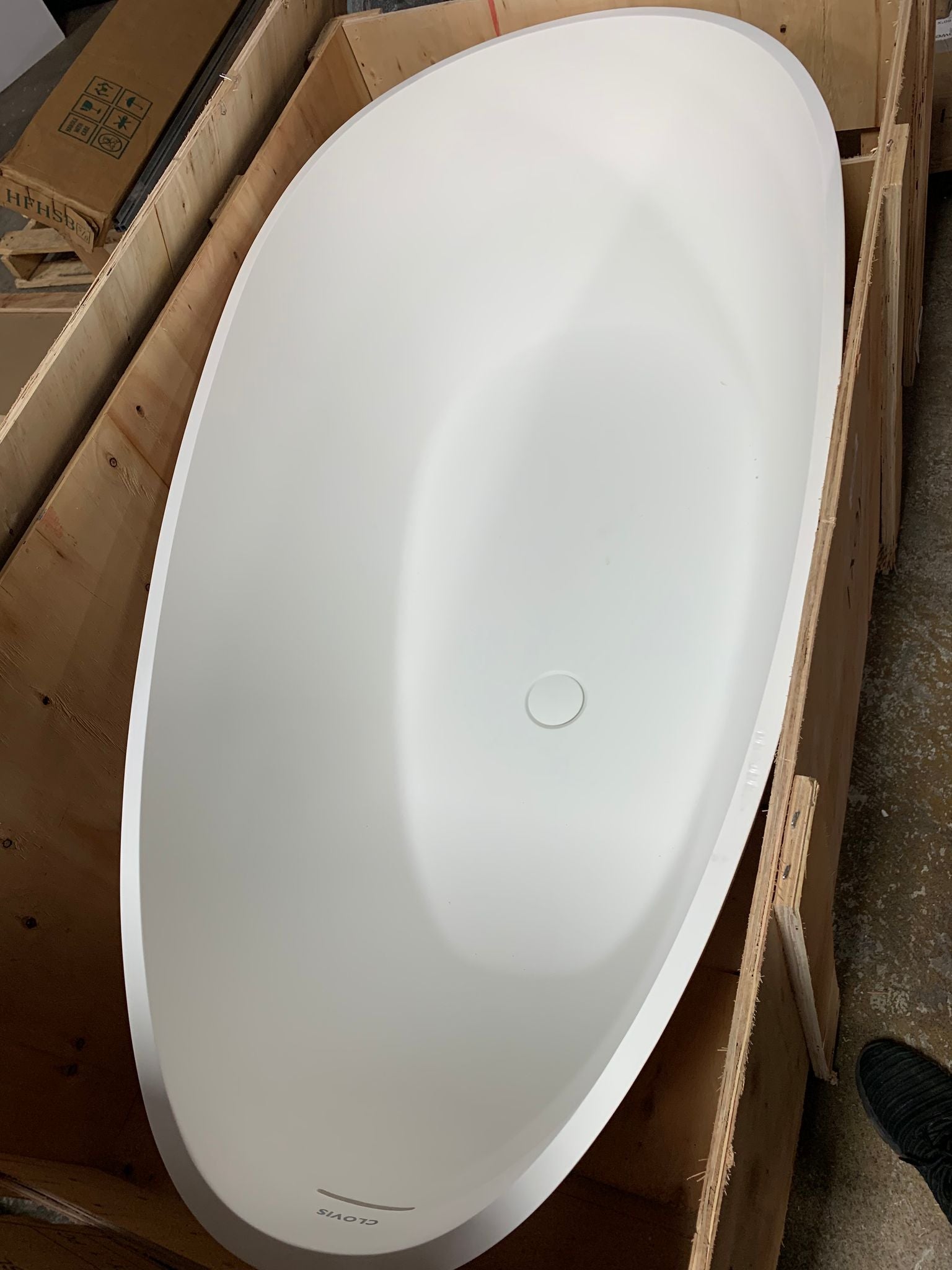 59" x 30" Freestanding Soaking Solid Surface Bathtub *AS-IS* CYB588