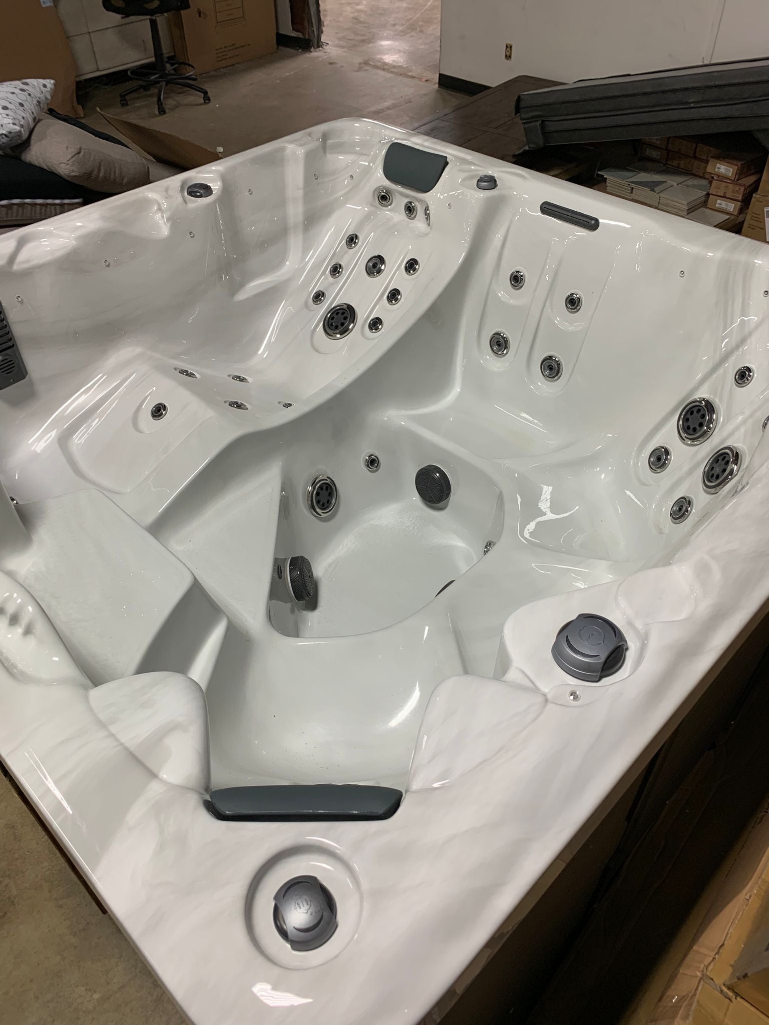 Futura Spas 6 Person 88 Jet Acrylic Square Hot Tub with Ozonator i