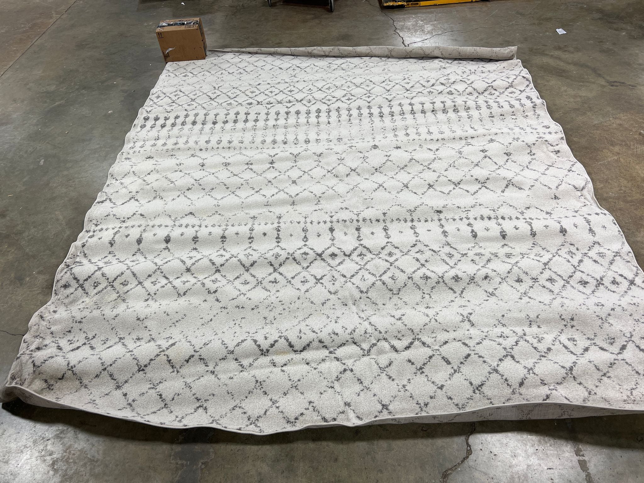 nuLOOM Moroccan Blythe Area Rug, 8' x 10', Grey/Off-white