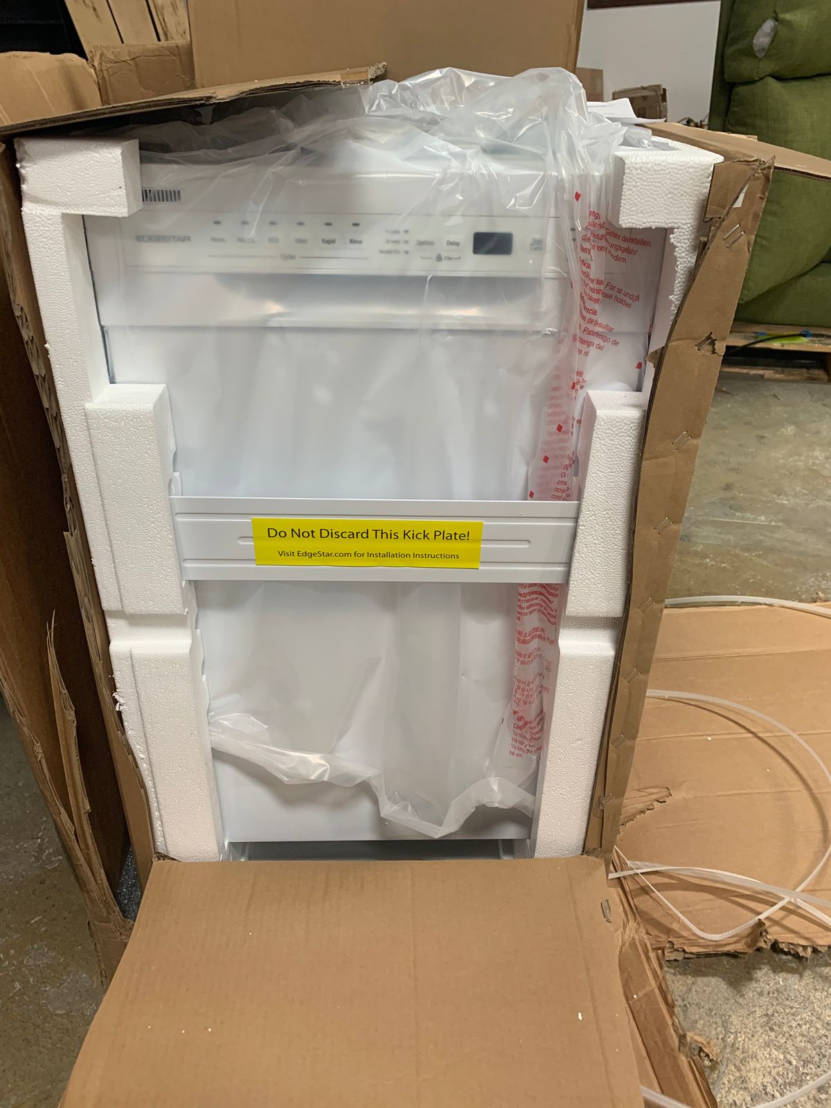 EdgeStar 18 Inch Wide 8 Place Setting Energy Star Rated Built-In Dishwasher EJ947