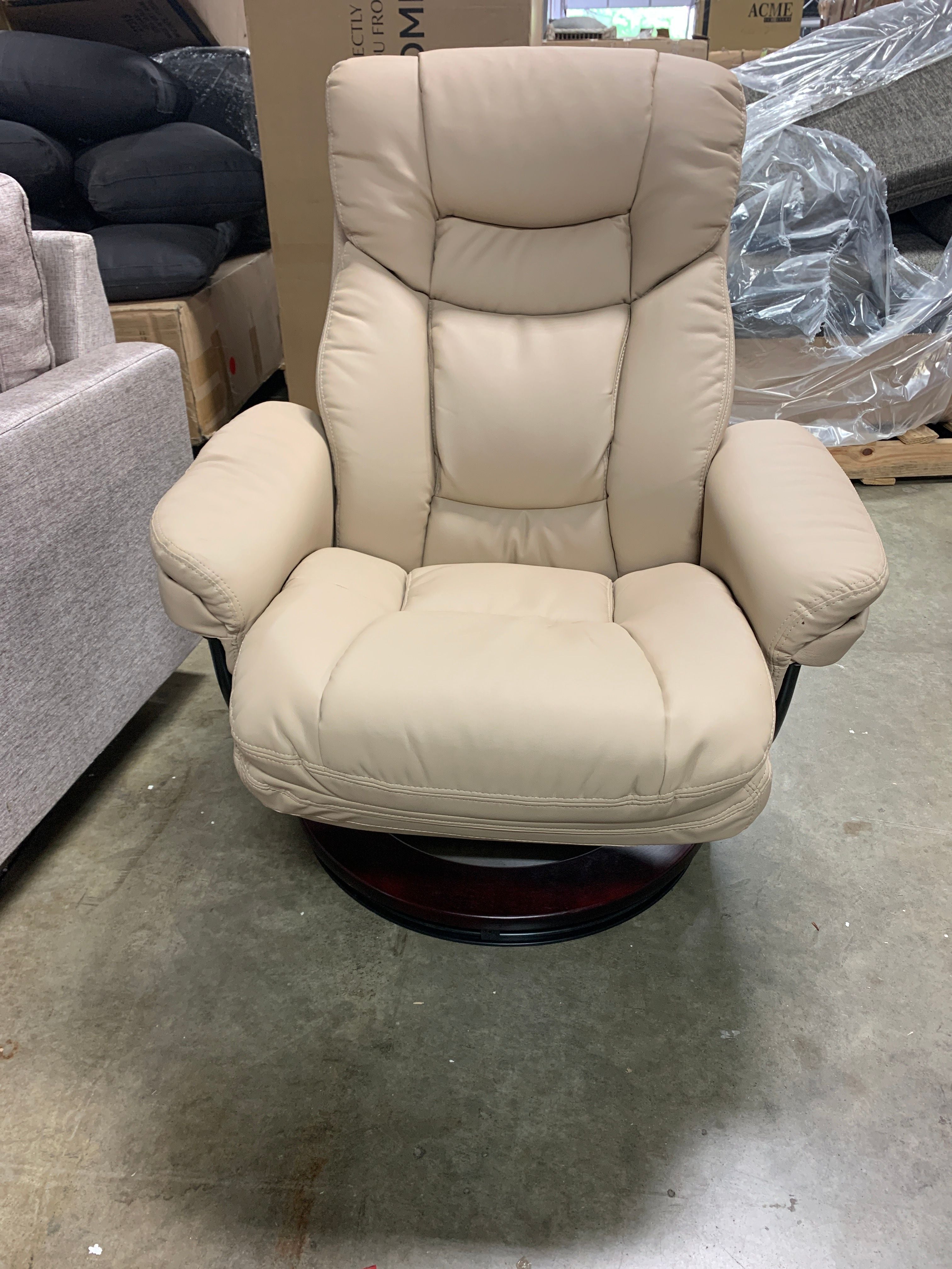 33'' Wide Manual Swivel Standard Recliner CHAIR ONLY pt662