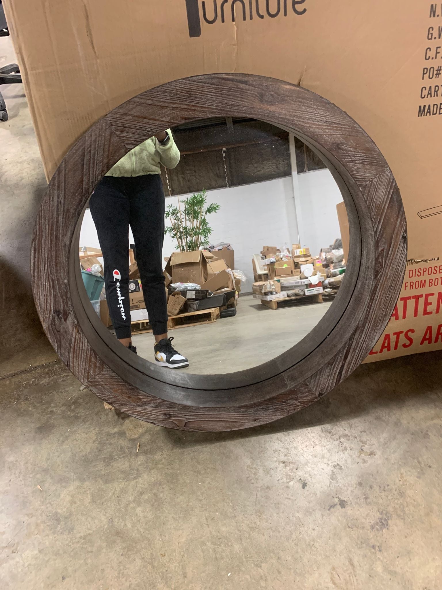 63145 Coast To Coast Furniture Round Mirror KBO344