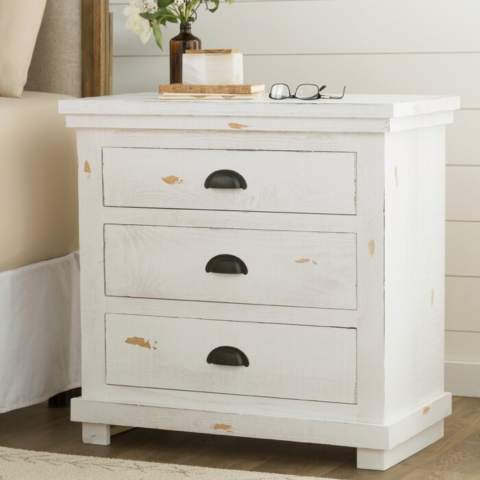 Lockridge 3 Drawer Solid Wood Bachelor's Chest, Distressed White TTR35