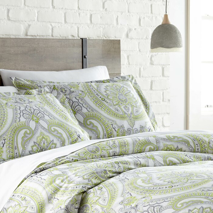 King Comforter + 2 Shams Green Ludvik Comforter Set