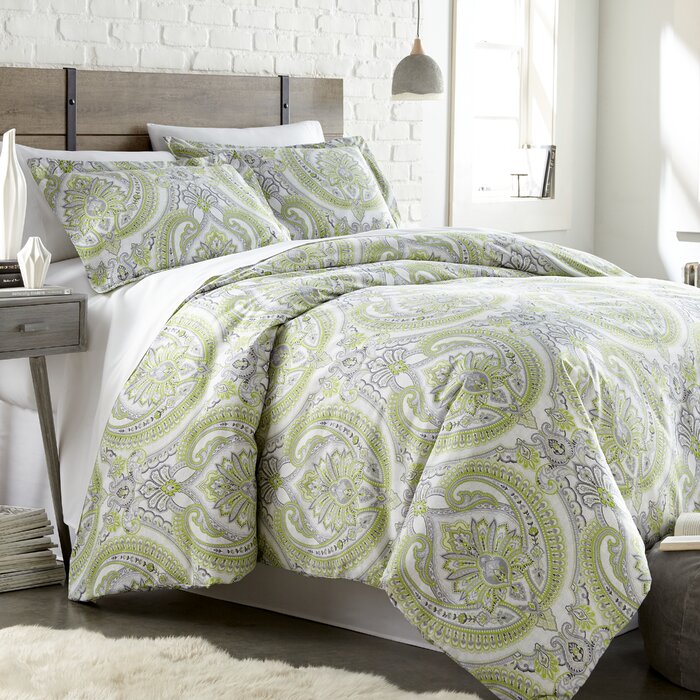 King Comforter + 2 Shams Green Ludvik Comforter Set