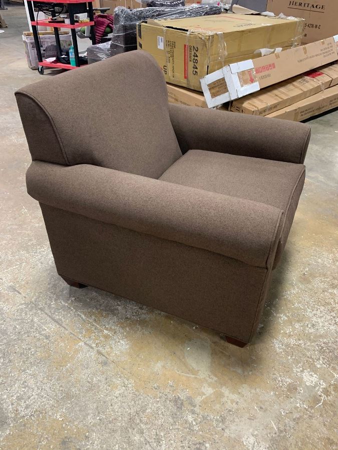 BM Cherry Finn 34'' Wide  Tufted Armchair