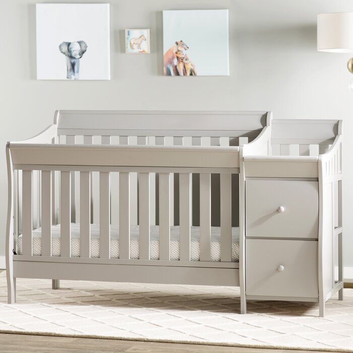 Naomi 4 in 1 convertible crib clearance