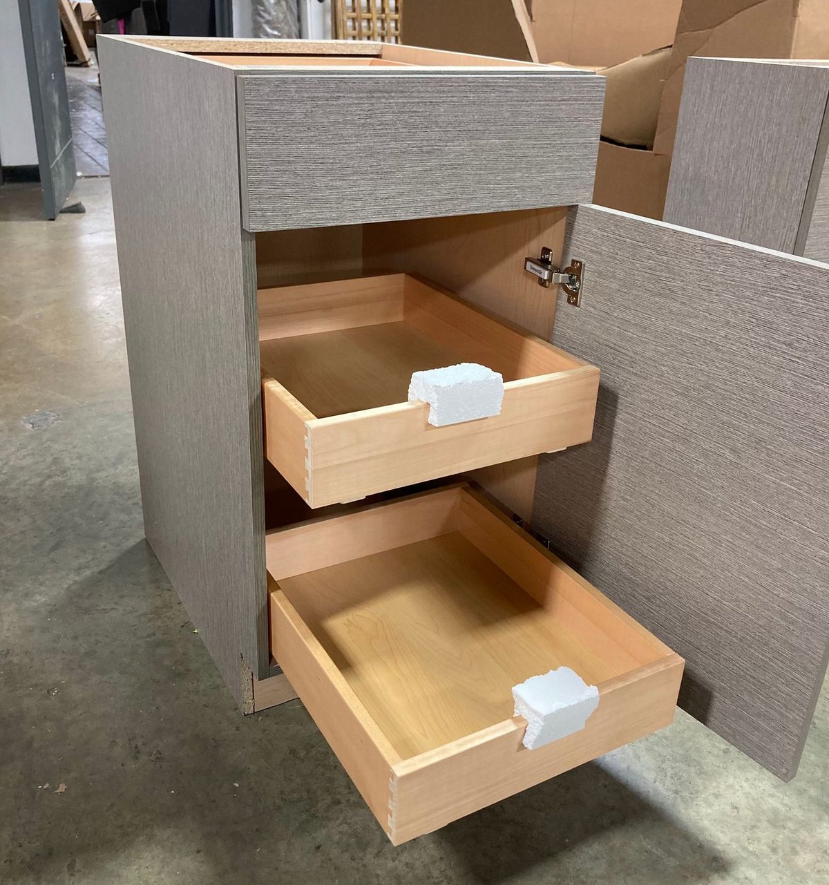 Base Cabinet With Soft-close Drawers/Trays K8227