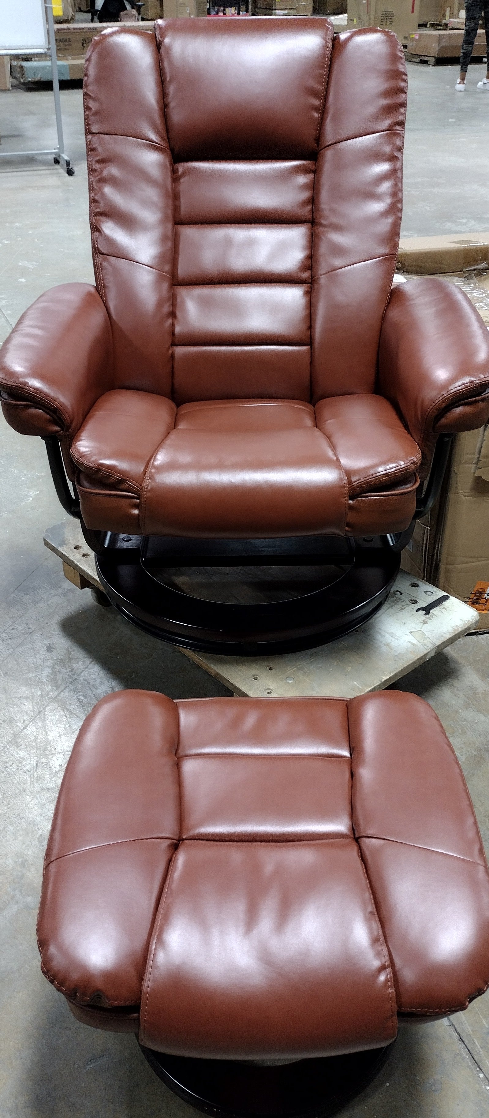 32'' Wide Manual Swivel Standard Recliner with Ottoman