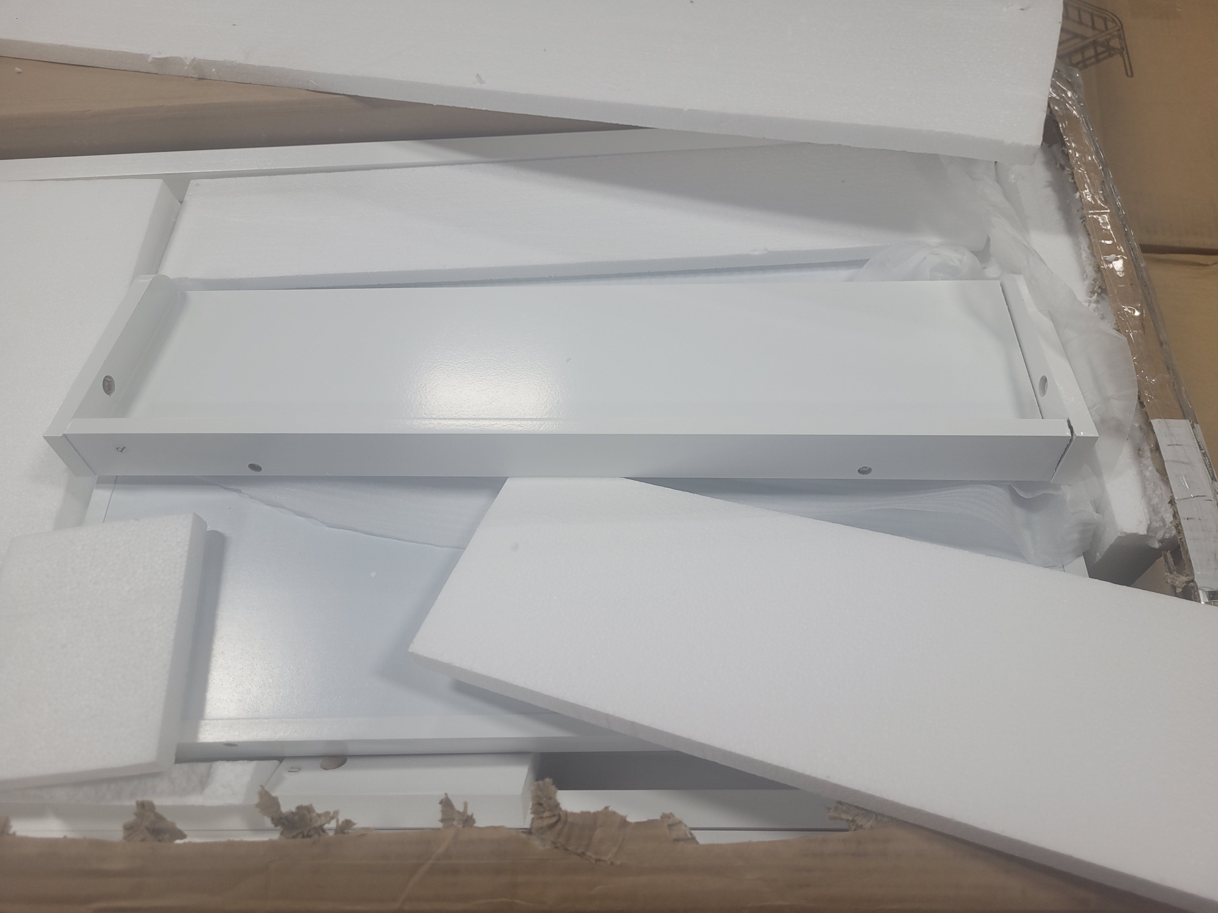 Gilliard 72.75'' H x 25'' W Ladder Bookcase