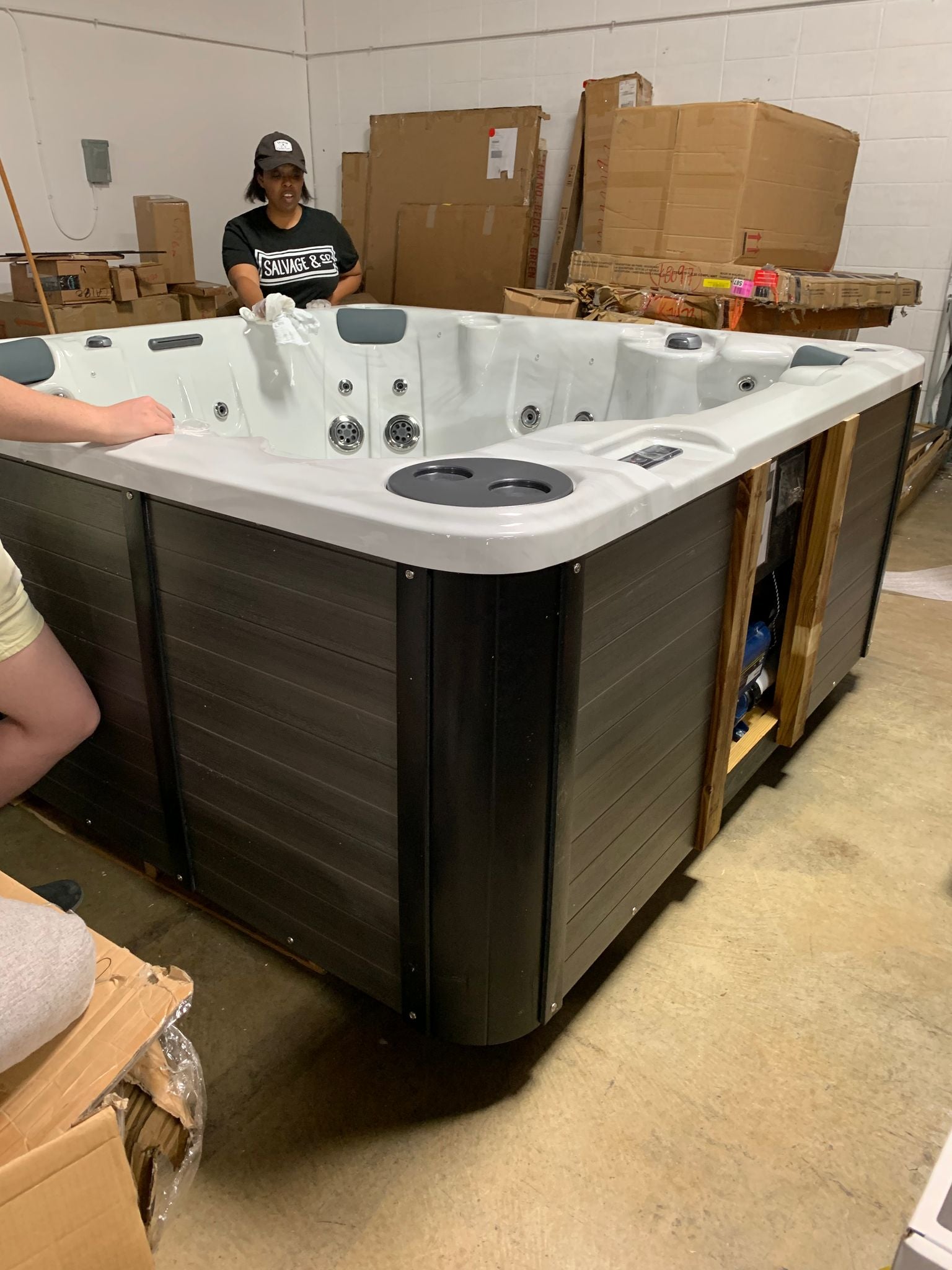 Futura Spas 6 Person 88 Jet Acrylic Square Hot Tub with Ozonator i