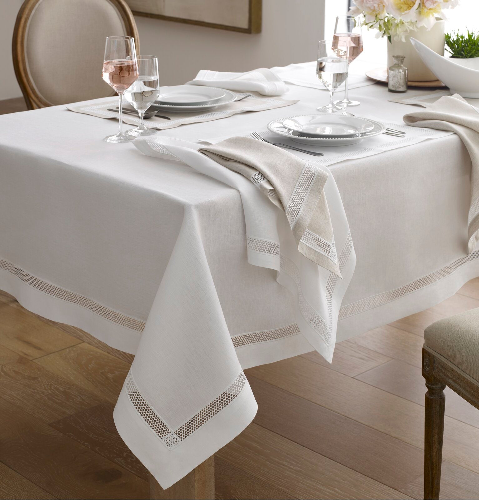108" x 108" White Riley Solid Color Linen Square Tablecloth