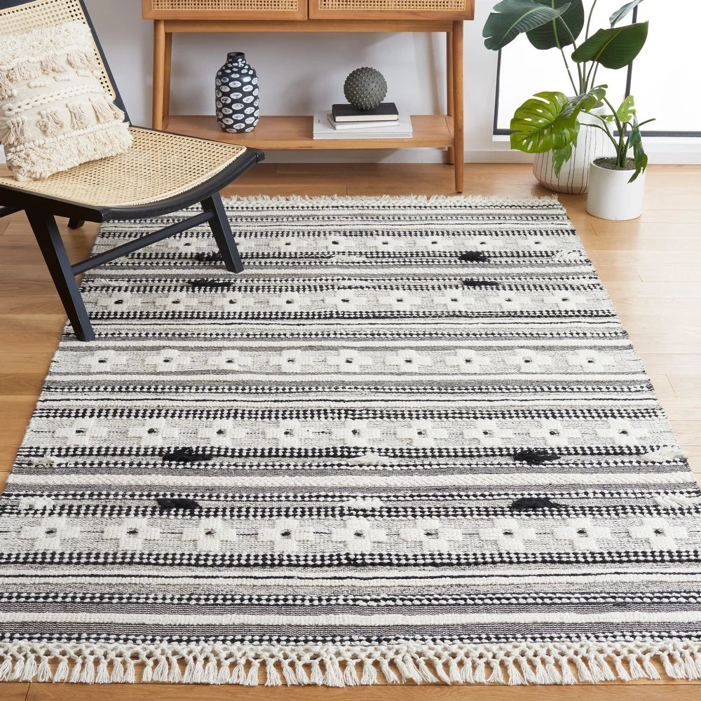 SAFAVIEH Handmade Natura Willy Wool Rug - Black/Ivory - 9' x 12'