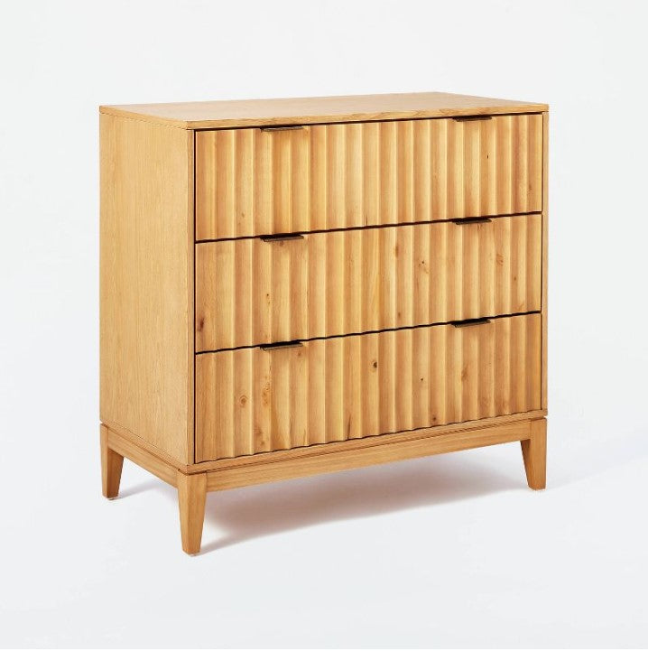 Thousand Oaks Wood Scalloped 3 Drawer Dresser