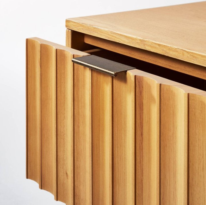 Thousand Oaks Wood Scalloped 3 Drawer Dresser