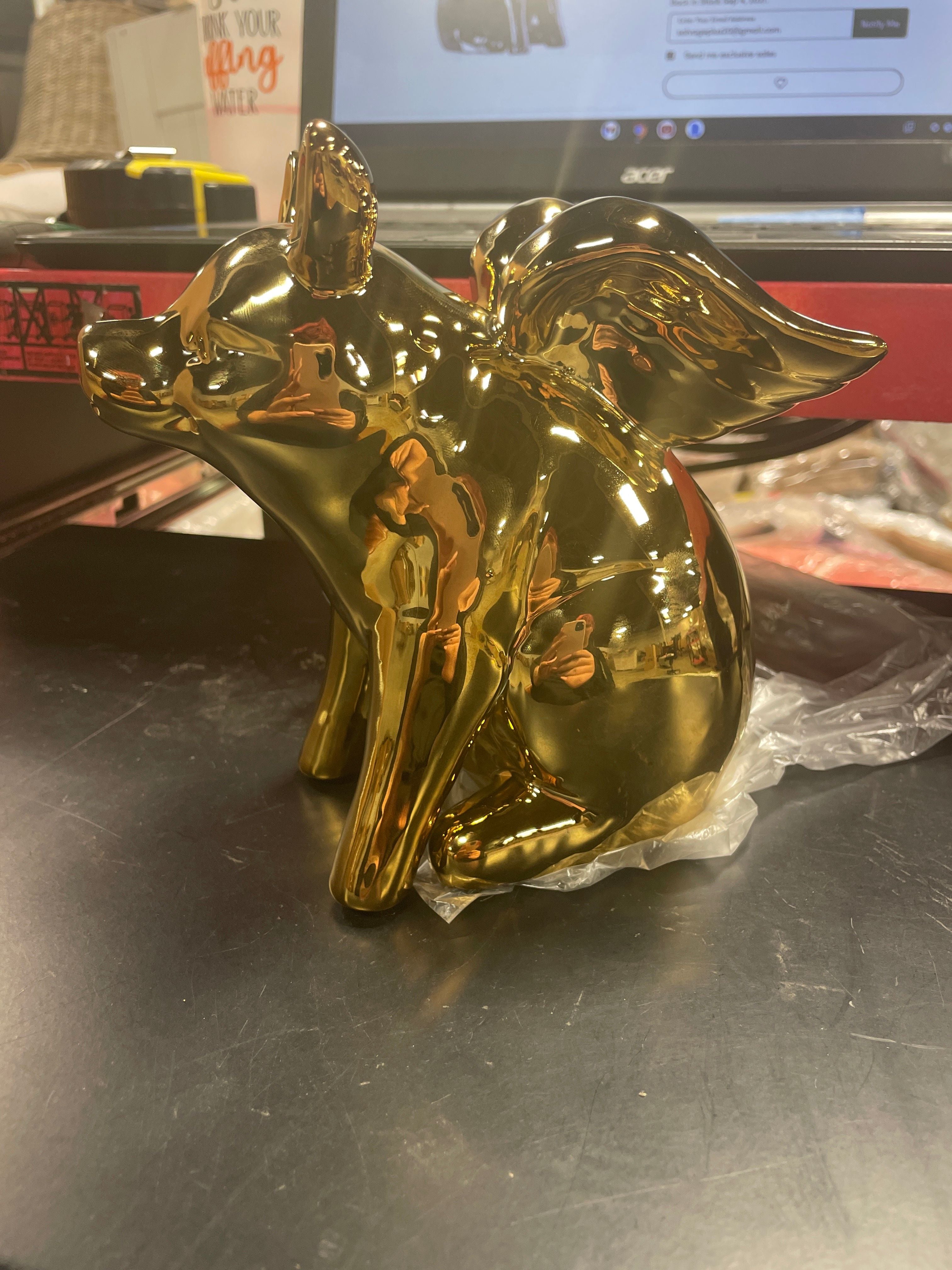 Bocana Sitting Winged Pig Figurine LC604