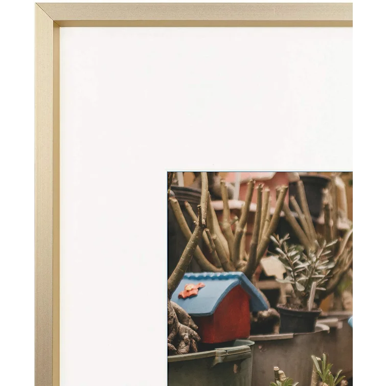 11" x 14" Gold Aluminum Thin-Border Design Picture Frame