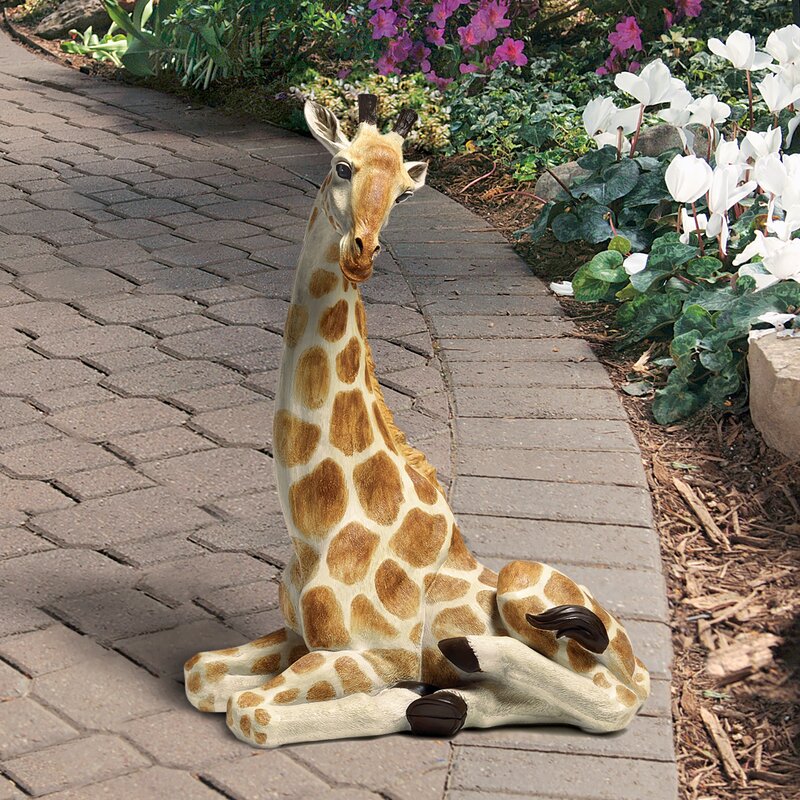 Zari Resting Giraffe Statue HAB341