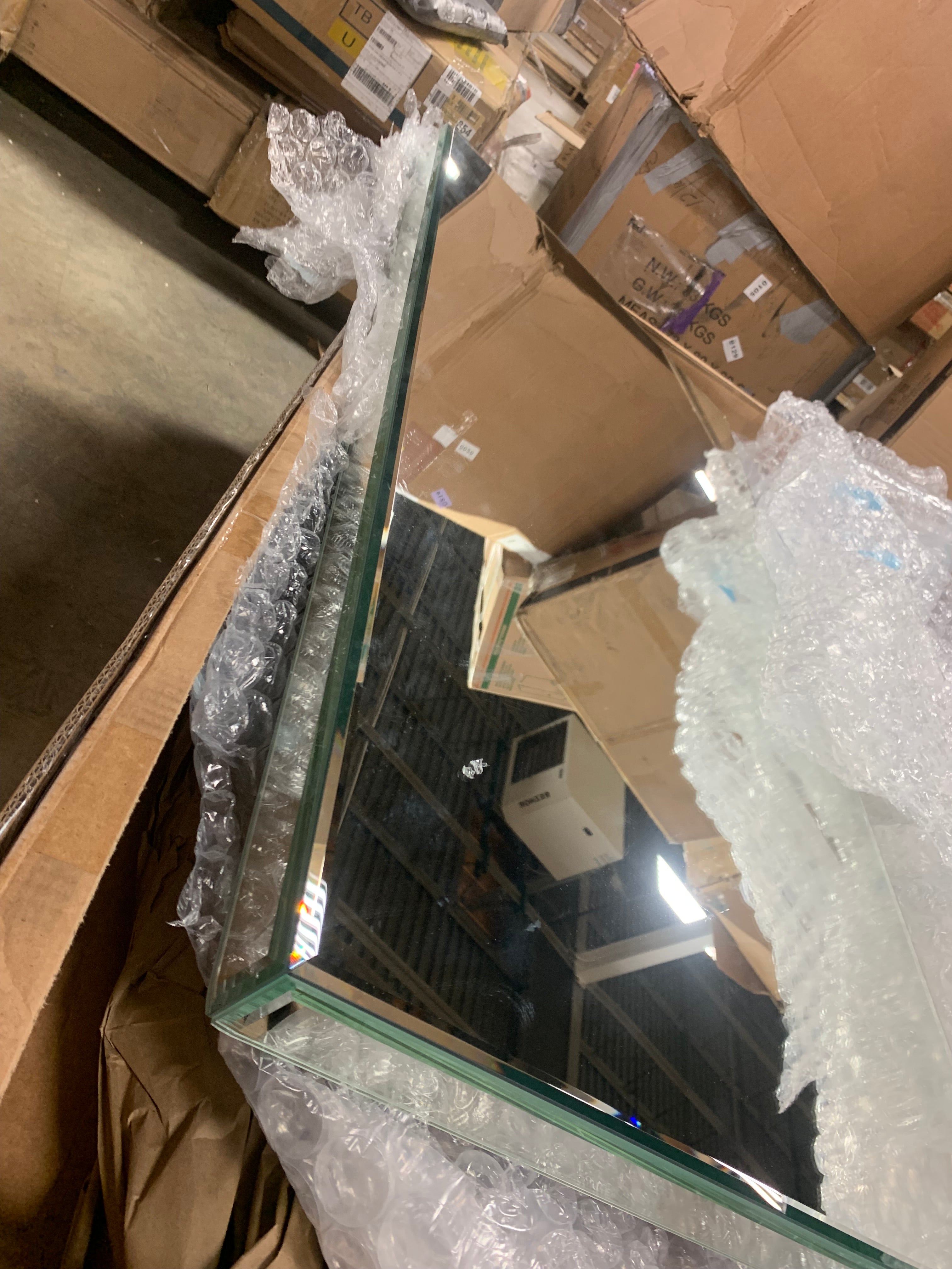 Averi 44'' Console Table glass Mirrored Top