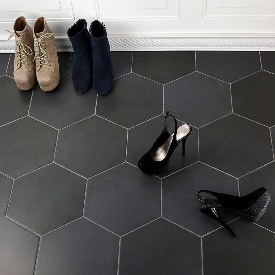 1 Box - Elle 10" x 9" Beveled Porcelain Field Tile, Black - 8.03 Square Feet (#K5778)