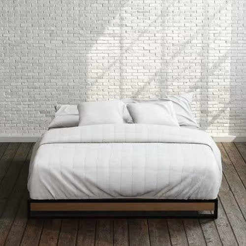 Award Winner - Suzanne Metal and Bamboo Platforma Bed Frame