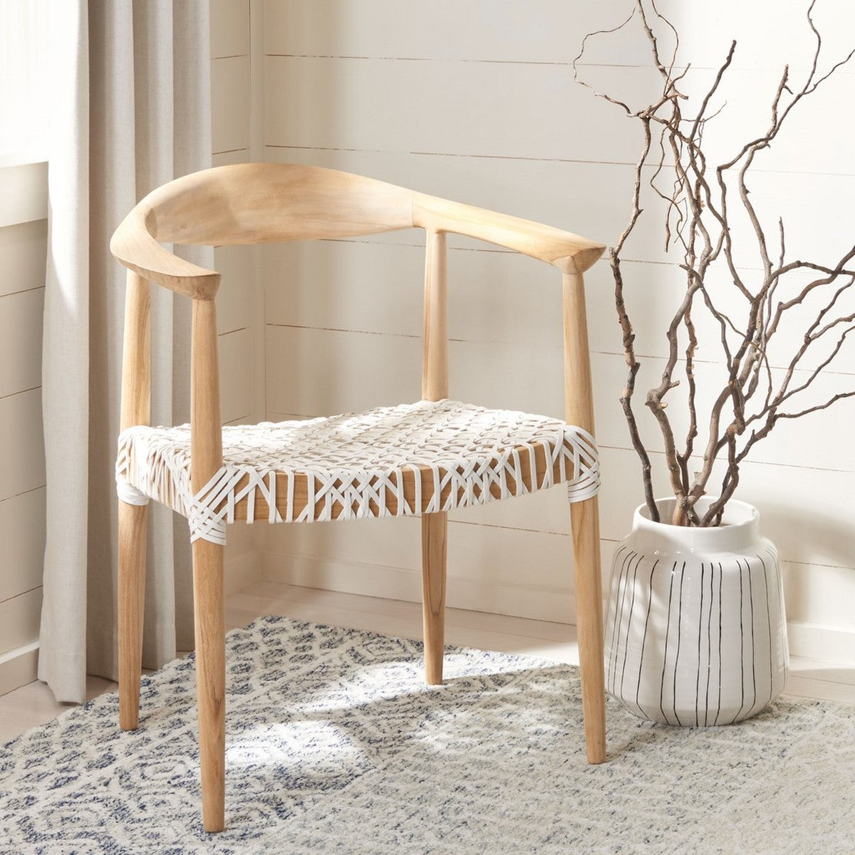 Bandelier Arm Chair LX5168
