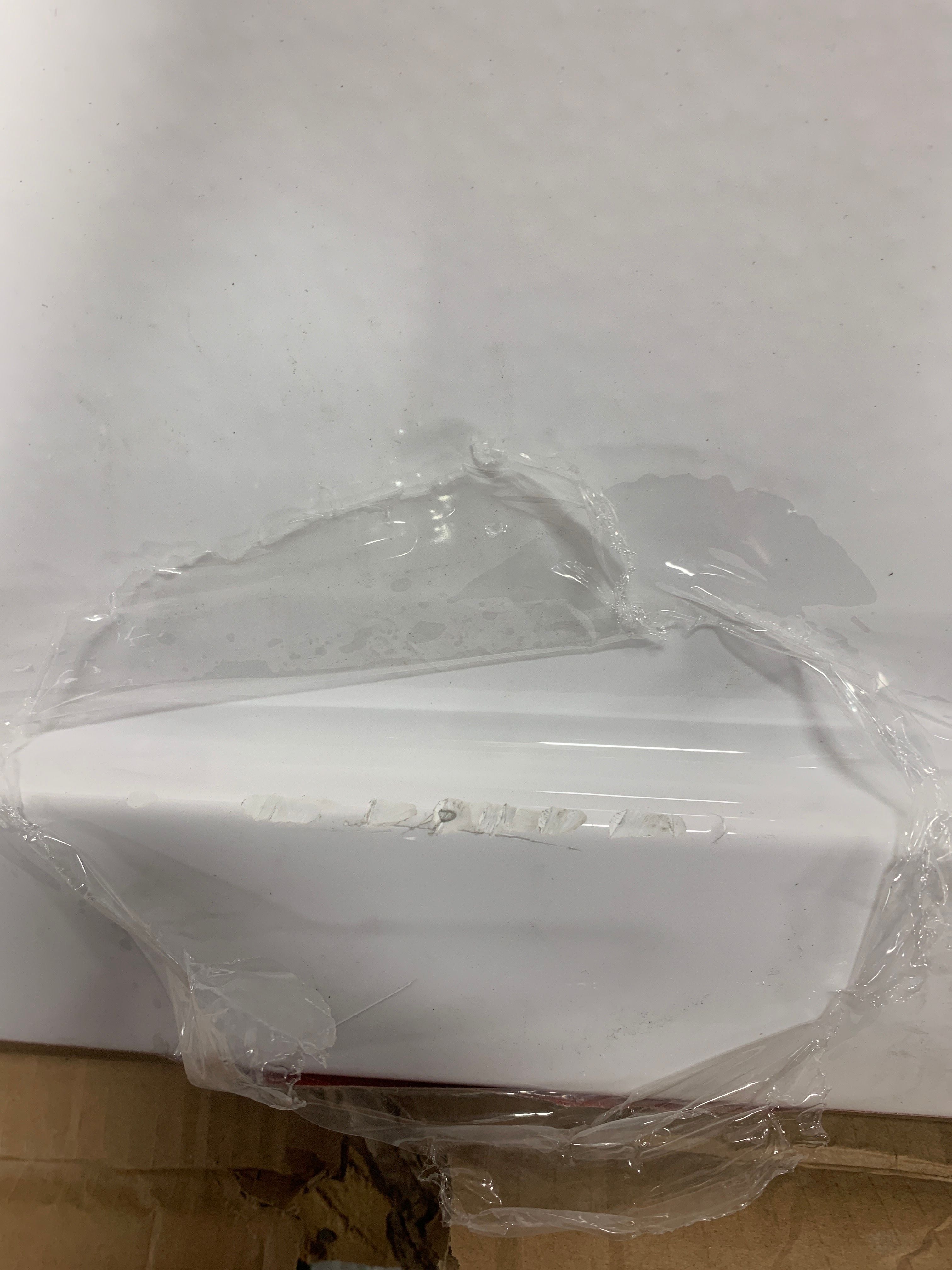 60" X 32" ACRYLIC SHOWER TRAY - LEFT DRAIN - WHITE *AS-IS*