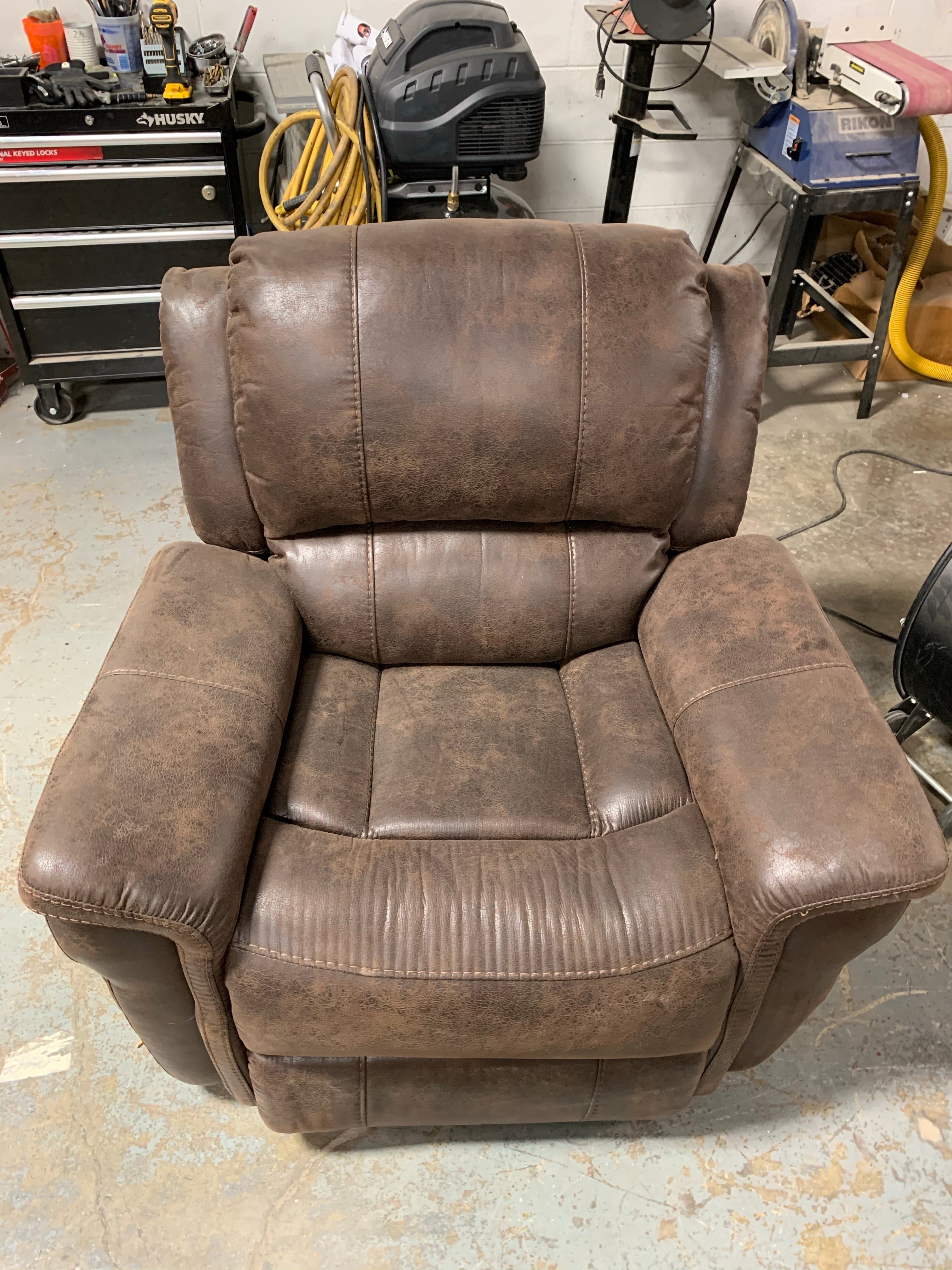 Brown Recliner with USB *AS IS*