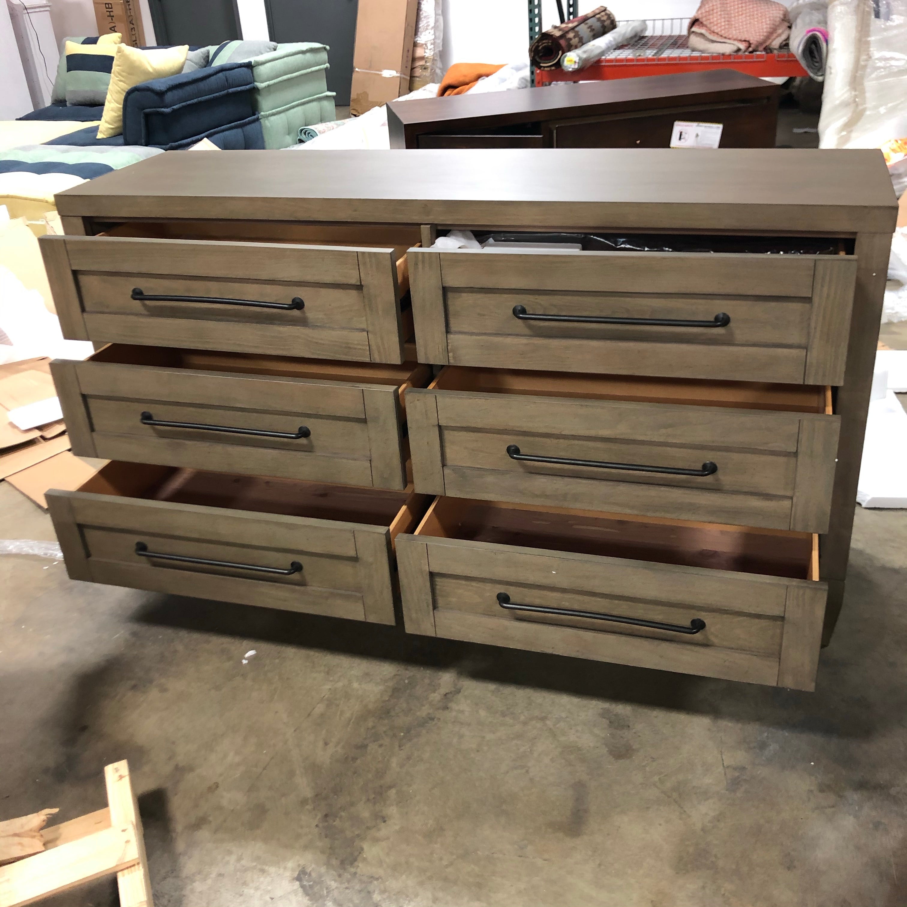 Beckenridge Dresser