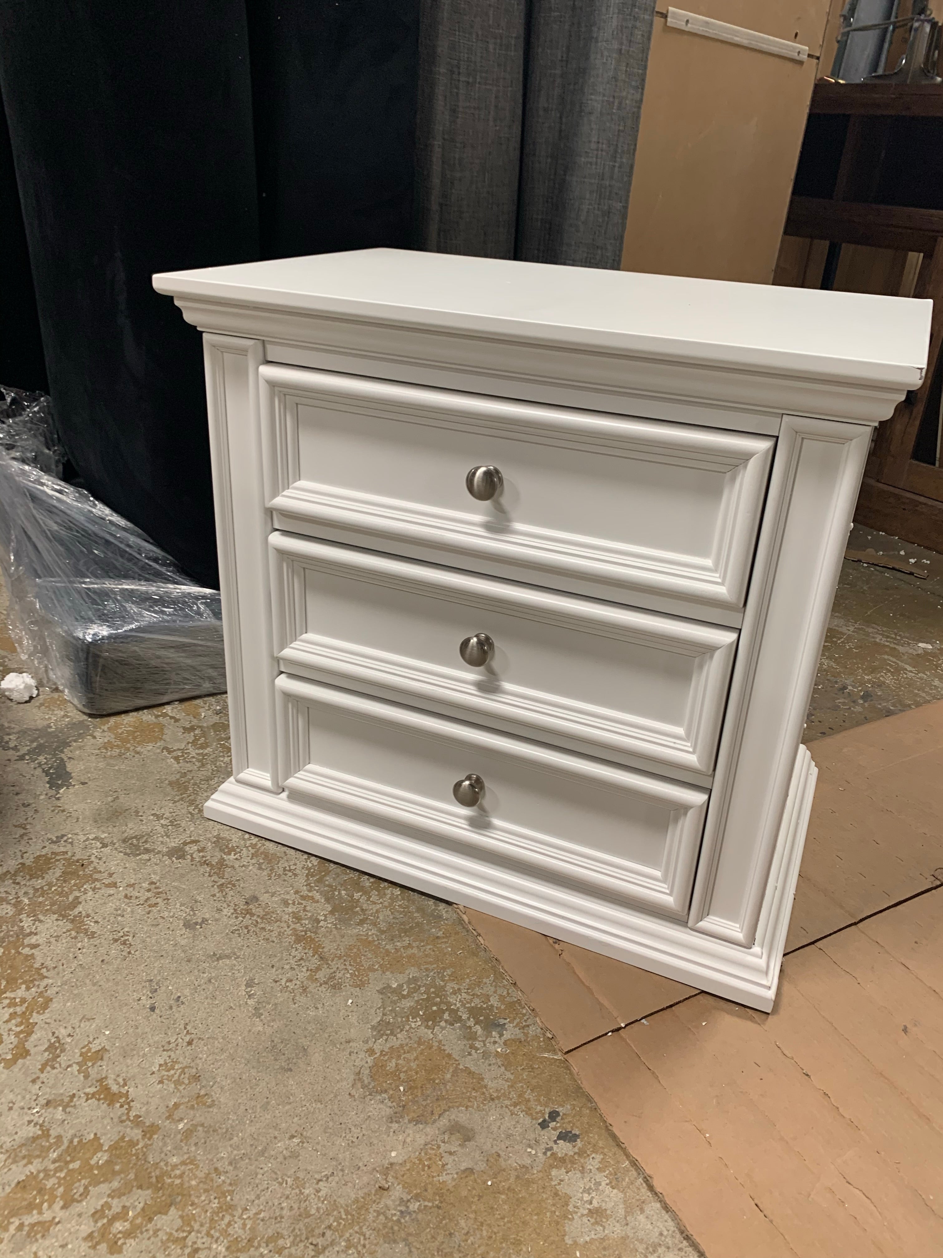 White Lon 3 - Drawer Nightstand *AS-IS*