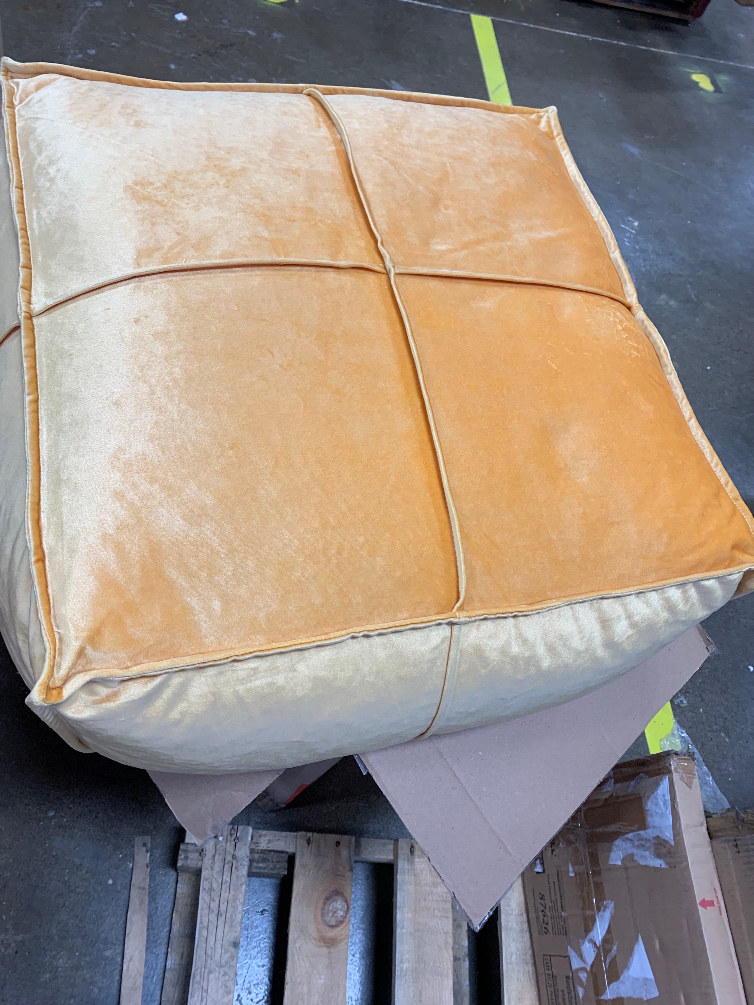 24" Velvet Square Pouf Ottoman LX4643