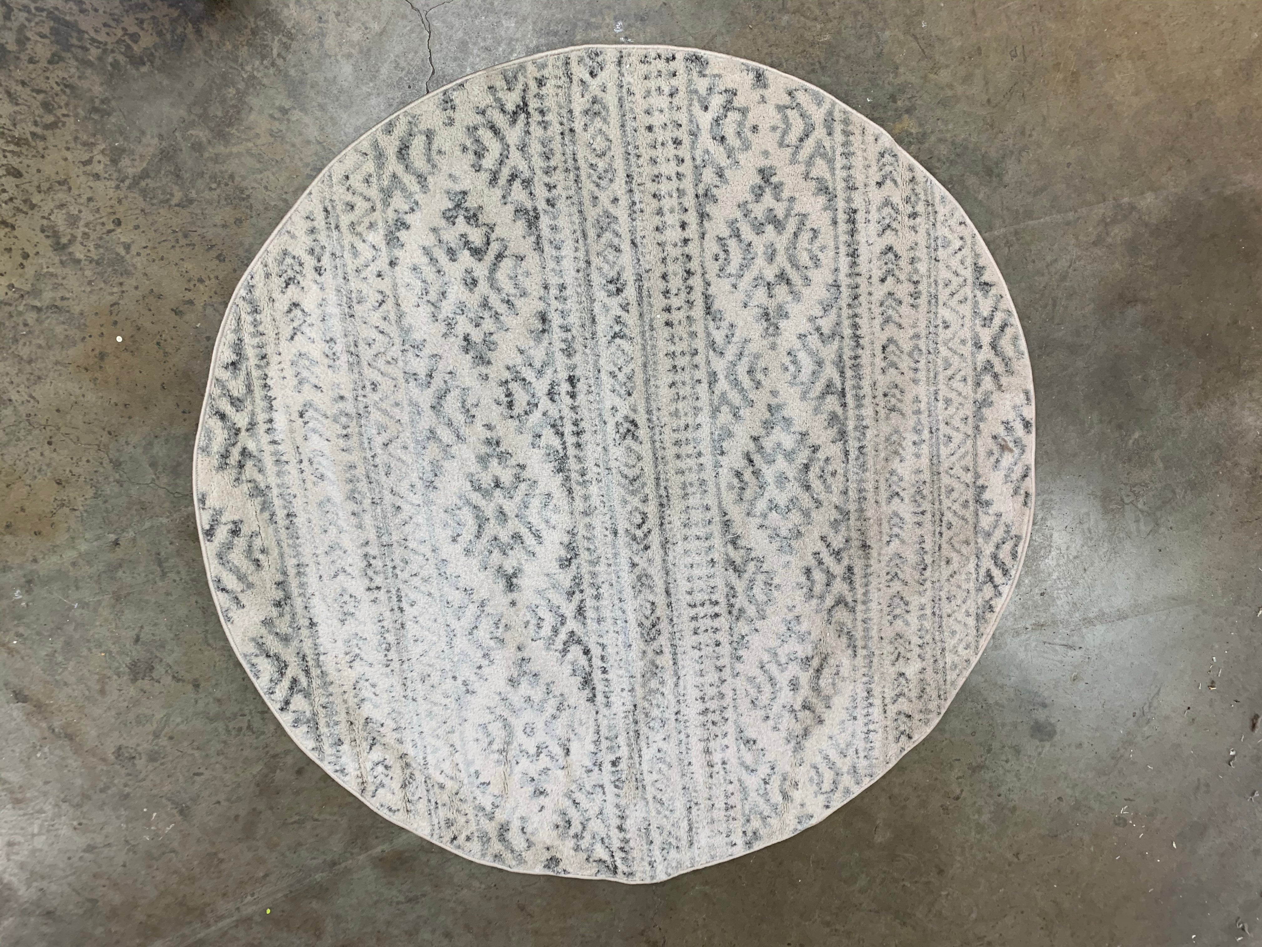 Tulum Ivory/Grey 5’x5’ Round Area Rug #102R