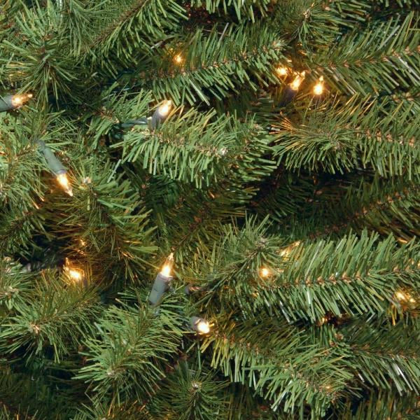 4.5' North Valley Spruce Artificial Christmas Tree with 200 Clear Lights (#K5780)