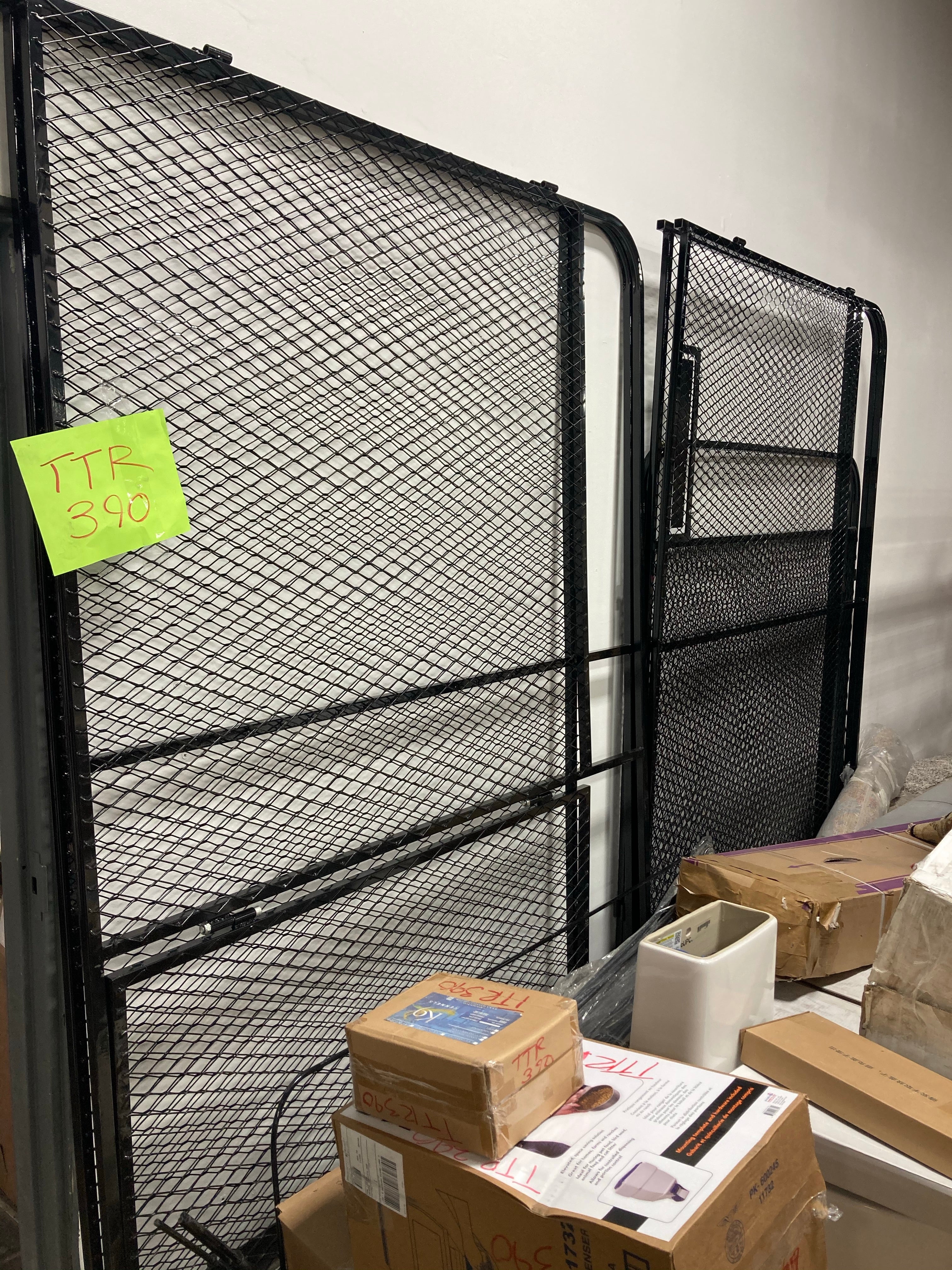 72" H x 72" W x 192" L - Brendan Expanded Metal Yard Kennel, Camouflage (MULTIPLE PIECES/BOXES) TTR390