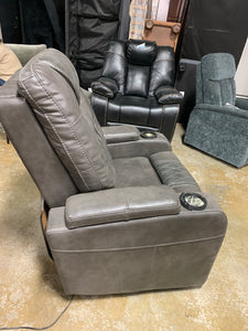 Labelle Home Theater Chair *As Is*