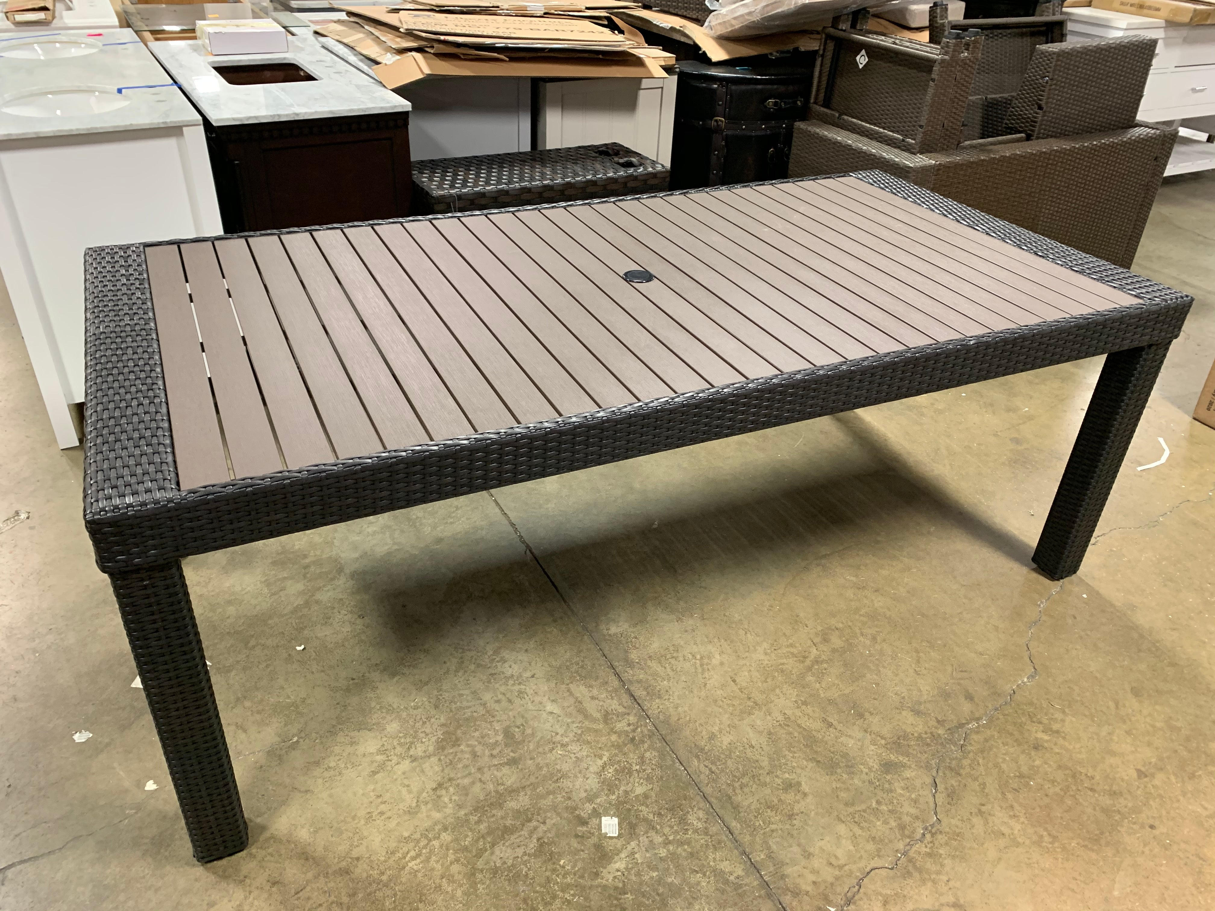 Northridge Dining Table
