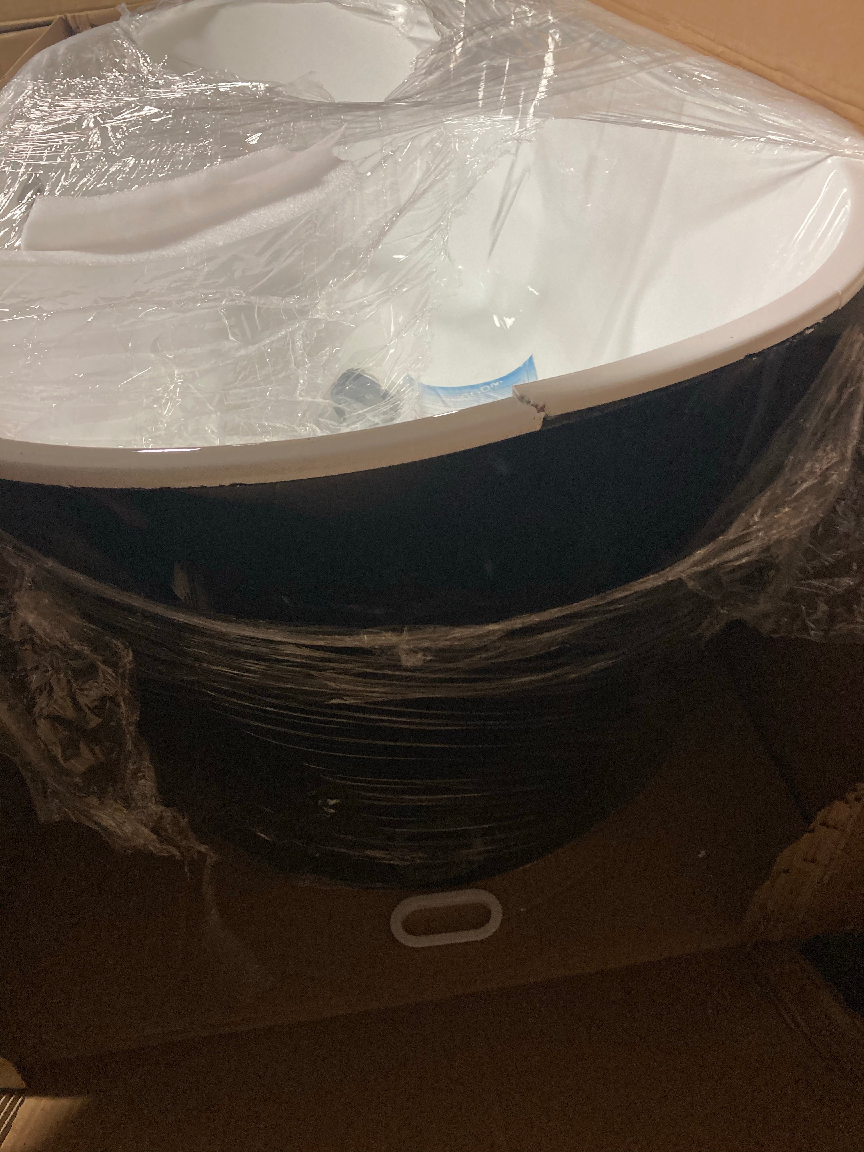 67" x 32" Freestanding Soaking Bathtub - "AS IS"  (#K2162)