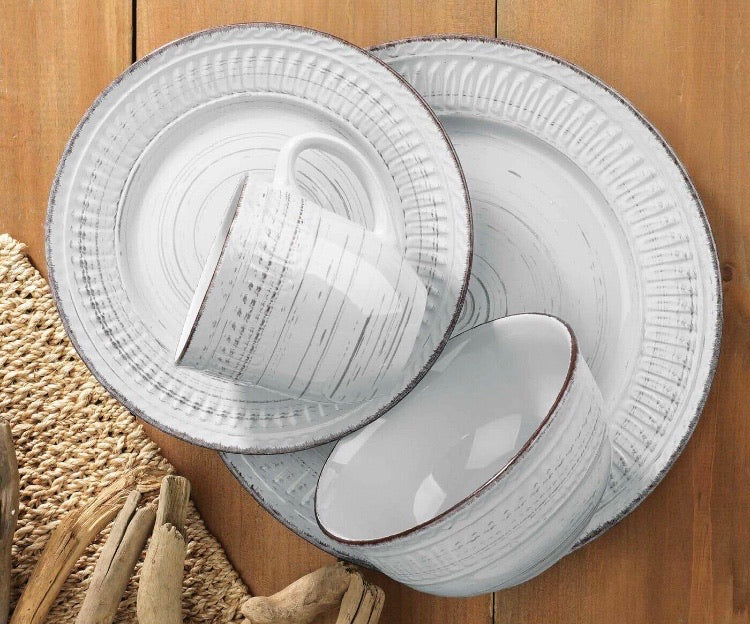 Willette Cosenza 15 Piece Dinnerware Set CG1701