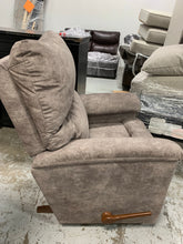 Load image into Gallery viewer, La-Z-Boy Brooks 21&quot; Rocker Recliner

