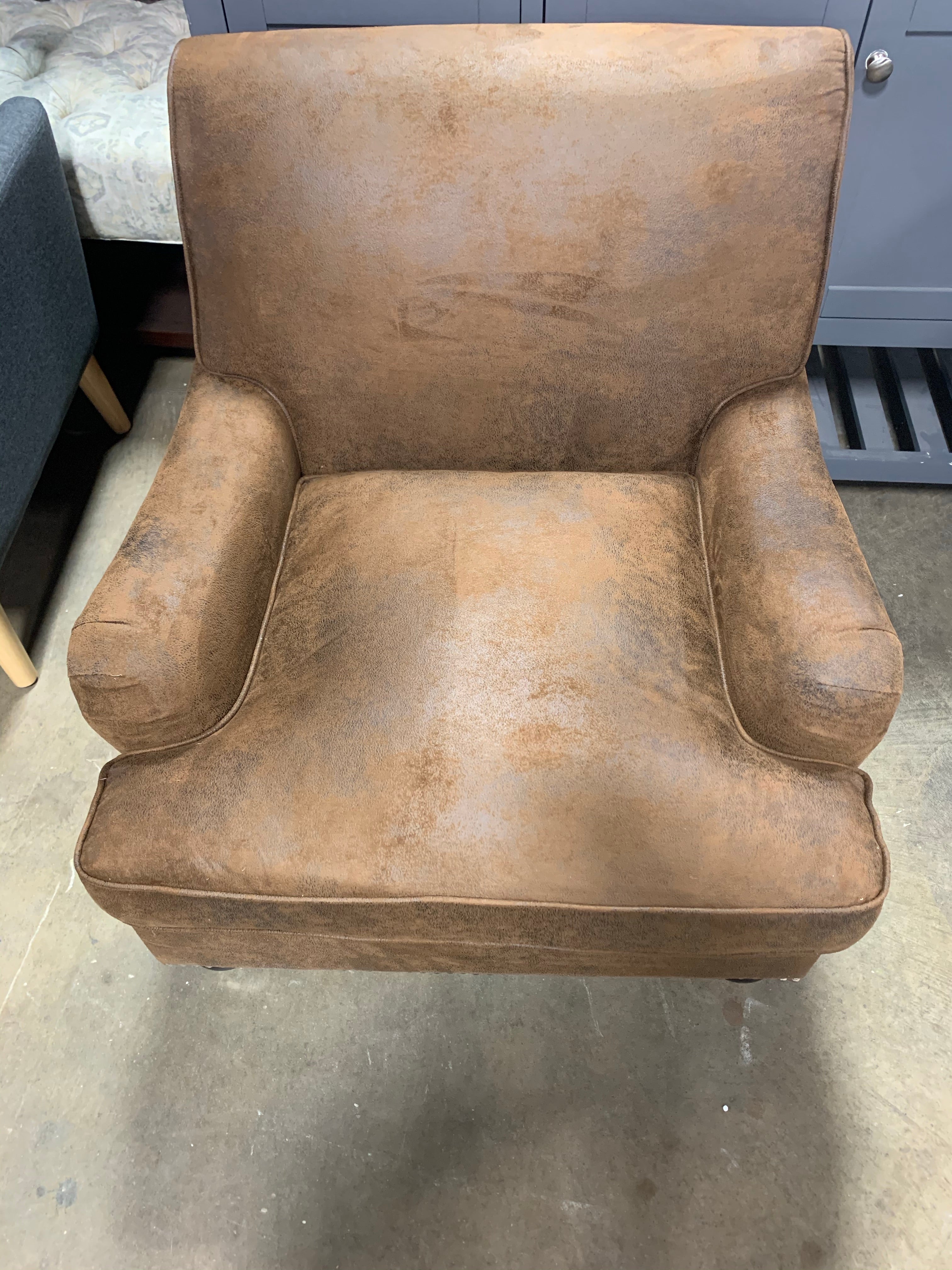 Jandreau Club Chair