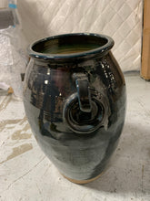 Load image into Gallery viewer, Palmira Urn
