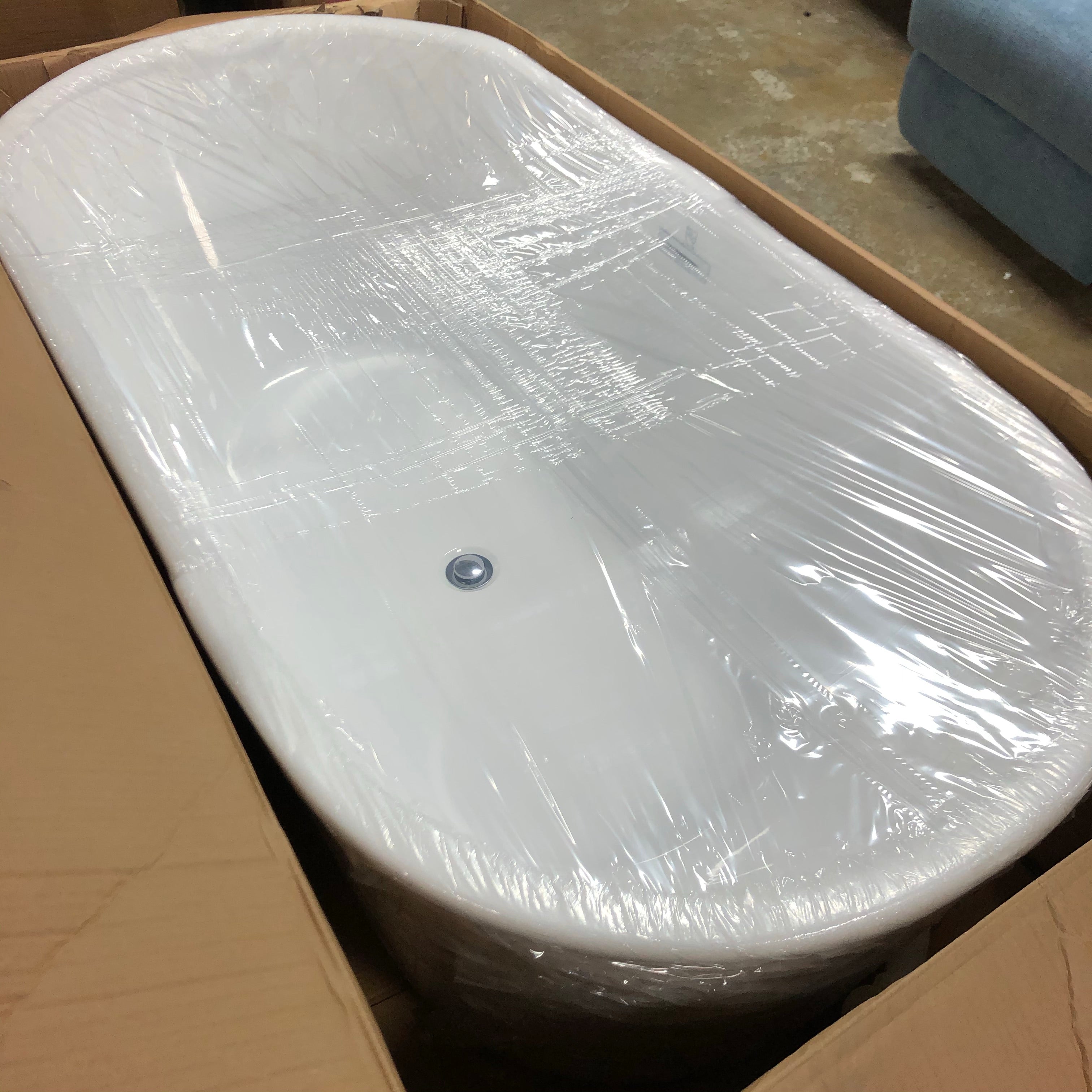 Bordeaux 59 in. Acrylic Flatbottom Freestanding Bathtub in White CG1837