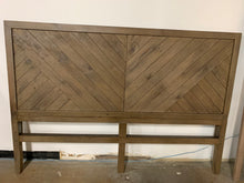 Load image into Gallery viewer, Wood Standard Bed, King #10H
